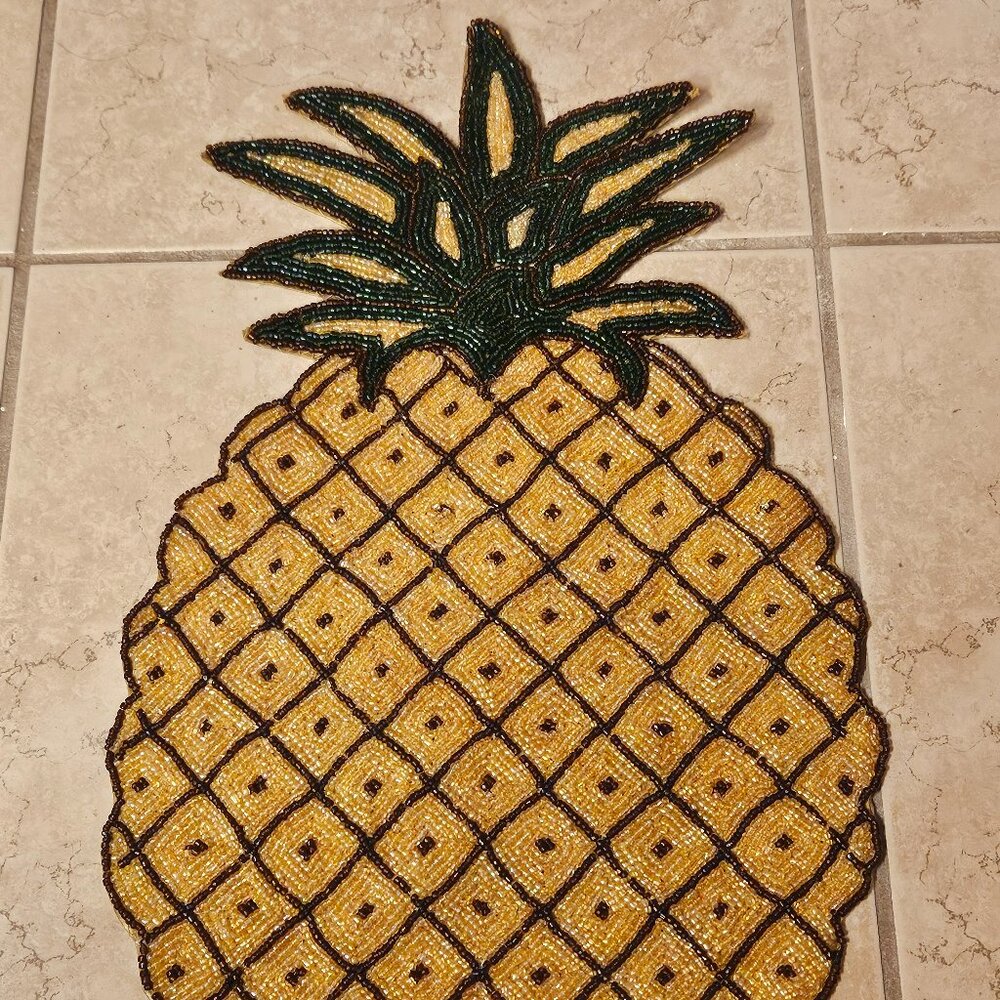 RARE ISAAC MIZRAHI SUMMER PINEAPPLE CRYSTAL BEADED PLACEMAT CHARGER CENTERPIECE